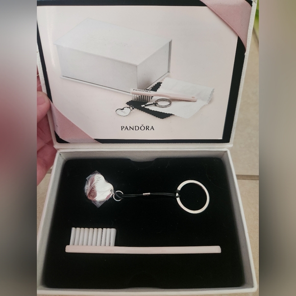 Pandora Bracelet Care Kit New In Box Cleaning Brush - Picture 1 of 4